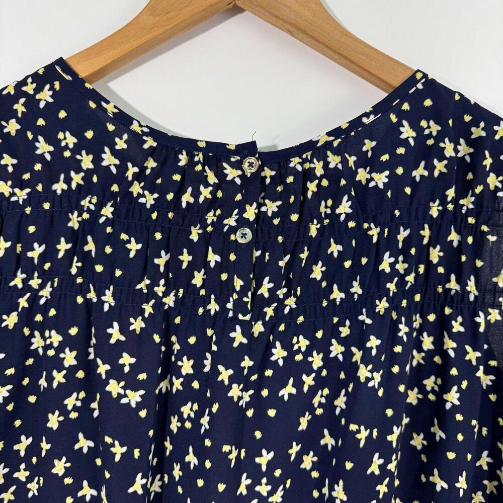 Hope & Harlow Women’s Size Medium Blue Floral Print Sleeveless Smocked Blouse - Picture 9 of 9